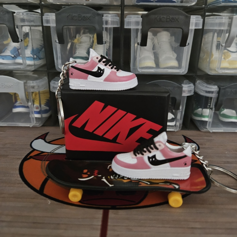 Nike Air Force 1 pair of mini sneakers keychain. - Picture 4 of 8